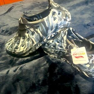 Beautiful , very comfortable brand new shoes